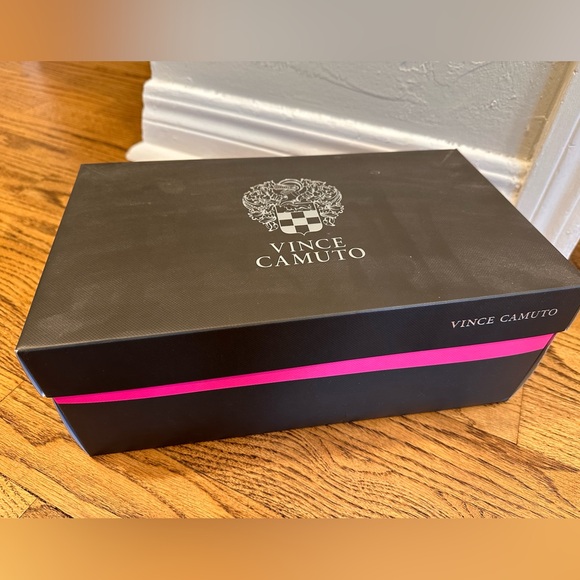 Lavender Haze True Suede kitten heels - Picture 8 of 8